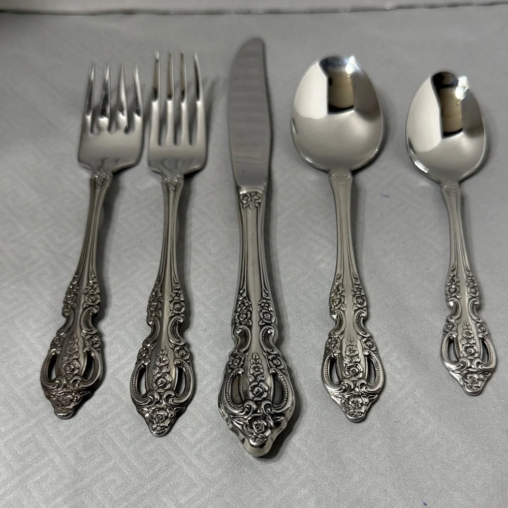 SSS by Oneida Renoir - Pembroke Elegant Silver Flatware 5 Pc Set Vintage